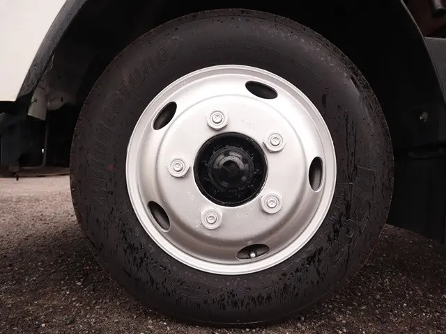 いすゞ エルフ TRG-NPR85AR(2WD)の写真26