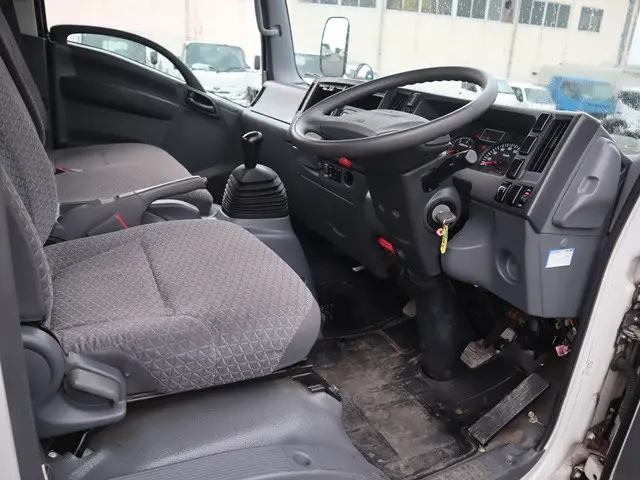 いすゞ エルフ TRG-NPR85AR(2WD)の写真31