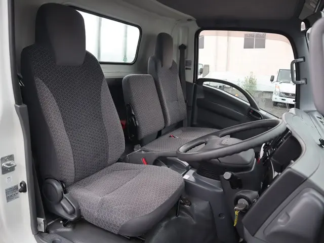 いすゞ エルフ TRG-NPR85AR(2WD)の写真32