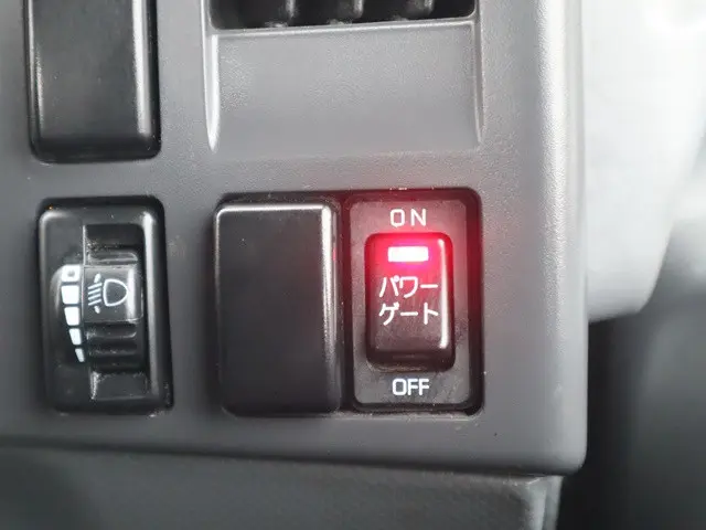 いすゞ エルフ TRG-NPR85AR(2WD)の写真38