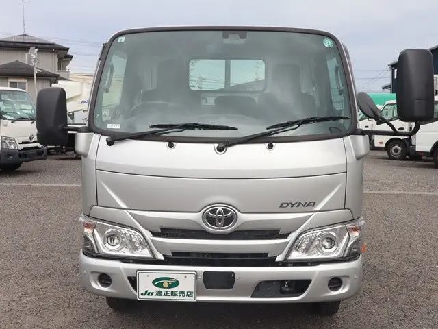 トヨタ ダイナ 3BF-TRY230(2WD)の写真3