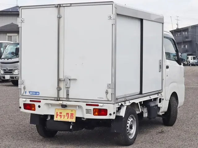 ダイハツ ハイゼットトラック EBD-S500P(2WD)の写真5