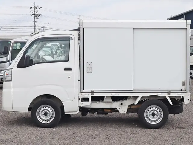 ダイハツ ハイゼットトラック EBD-S500P(2WD)の写真9
