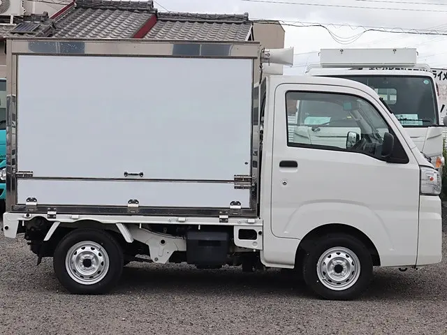 ダイハツ ハイゼットトラック S510P 81130-B5130　中古 ダイハツ ハイゼットトラック S510P 左ヘッドライト 81170-B5130