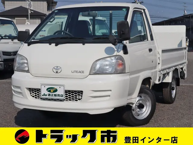 トヨタ ライトエーストラック GK-KM70(2WD)の写真1