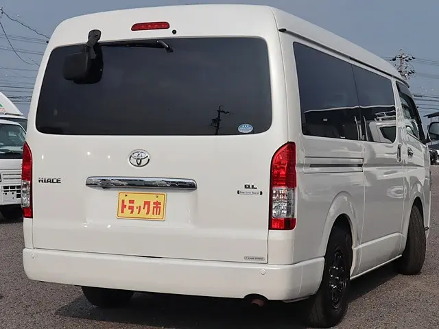 トヨタ ハイエース CBA-TRH214W(2WD)の写真5