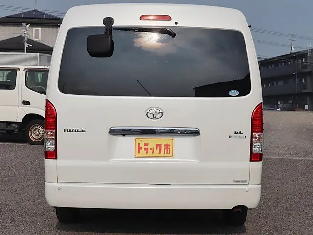 トヨタ ハイエース CBA-TRH214W(2WD)の写真6