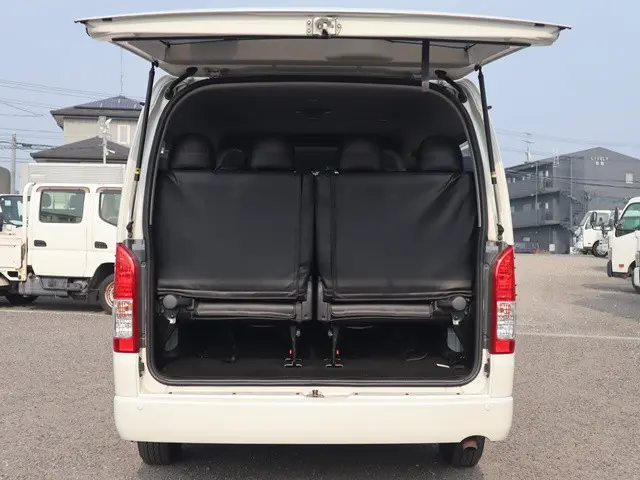 トヨタ ハイエース CBA-TRH214W(2WD)の写真11
