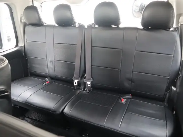 トヨタ ハイエース CBA-TRH214W(2WD)の写真19