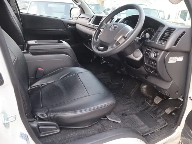 トヨタ ハイエース CBA-TRH214W(2WD)の写真38