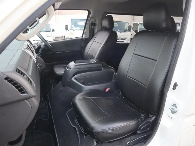 トヨタ ハイエース CBA-TRH214W(2WD)の写真41