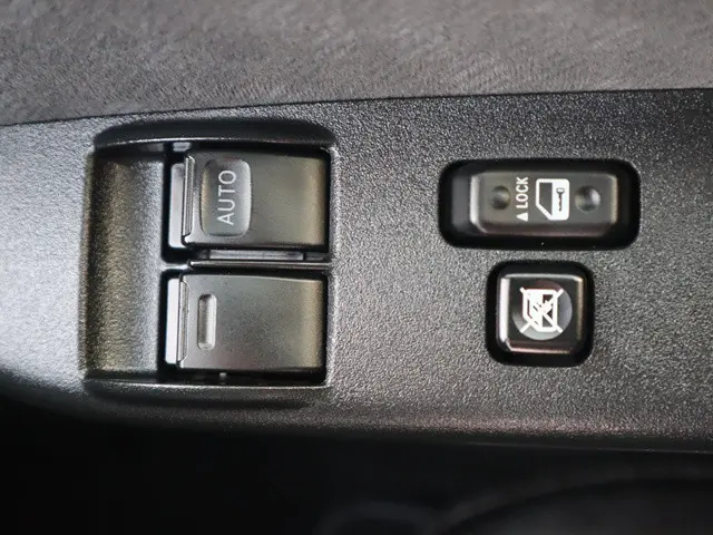 トヨタ ハイエース CBA-TRH214W(2WD)の写真47