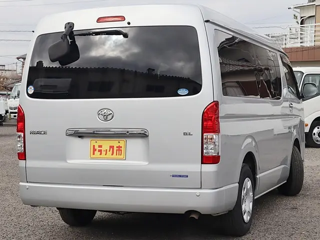 トヨタ ハイエース CBA-TRH214W(2WD)の写真5