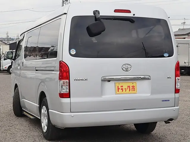 トヨタ ハイエース CBA-TRH214W(2WD)の写真7