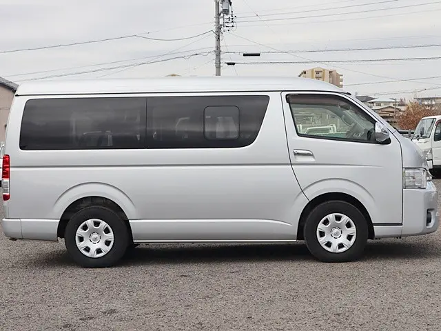 トヨタ ハイエース CBA-TRH214W(2WD)の写真8