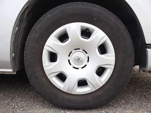 トヨタ ハイエース CBA-TRH214W(2WD)の写真26