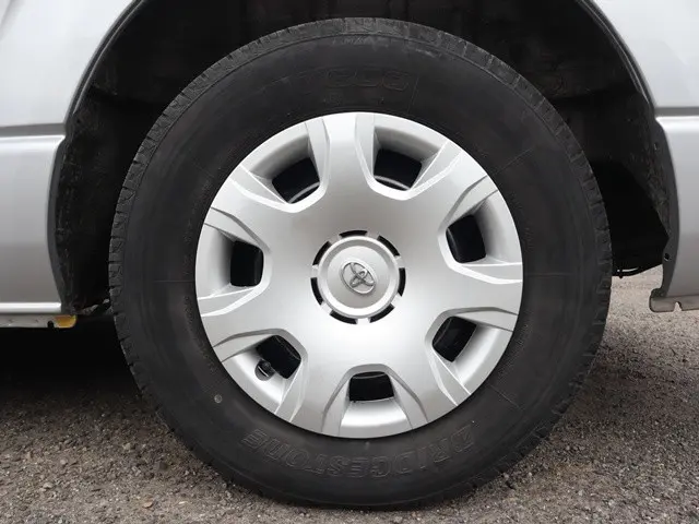 トヨタ ハイエース CBA-TRH214W(2WD)の写真30