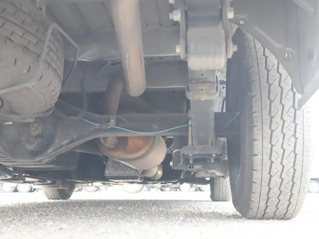 トヨタ ハイエース CBA-TRH214W(2WD)の写真32