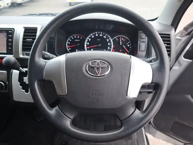 トヨタ ハイエース CBA-TRH214W(2WD)の写真39