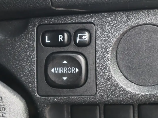 トヨタ ハイエース CBA-TRH214W(2WD)の写真43