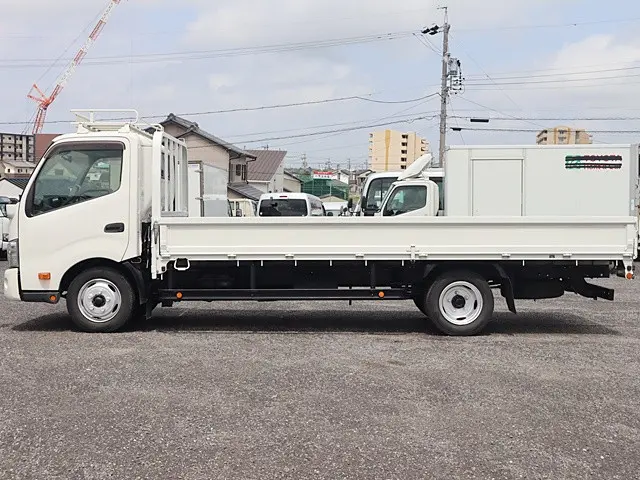 トヨタ ダイナ 2RG-XZU720(2WD)の写真9
