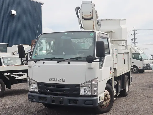 いすゞ エルフ TPG-NKR85AN(2WD)の写真1