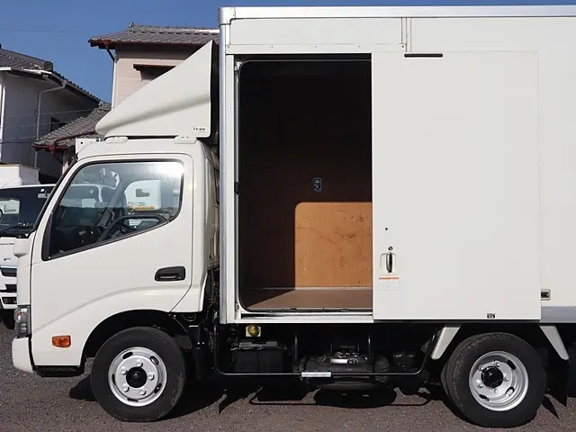 日野 デュトロ TPG-XZU605M(2WD)の写真10