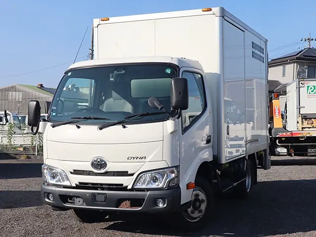 トヨタ ダイナ 2RG-XZU605(2WD)の写真1