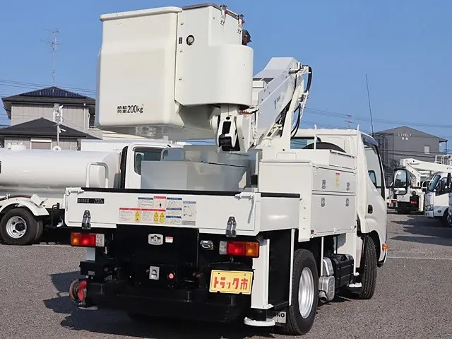 日野 デュトロ TKG-XZU675M(4WD)の写真5