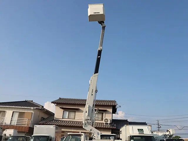 日野 デュトロ TKG-XZU675M(4WD)の写真11