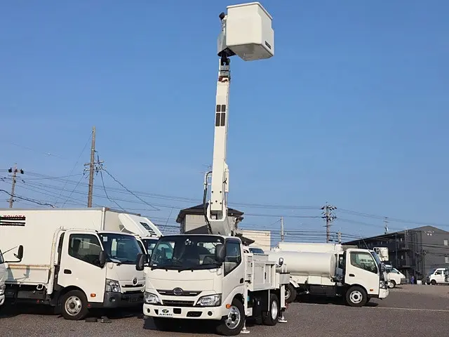 日野 デュトロ TKG-XZU675M(4WD)の写真16