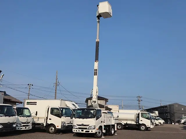 日野 デュトロ TKG-XZU675M(4WD)の写真17