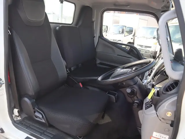 三菱 キャンター 2RG-FBA20(2WD)の写真35