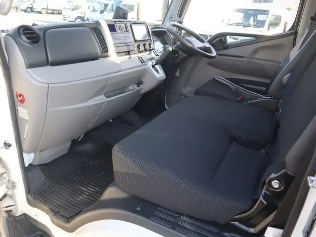 三菱 キャンター 2RG-FBA20(2WD)の写真36