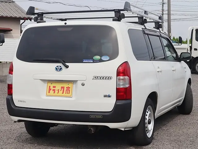 トヨタ サクシードバン 6AE-NHP160V(2WD)の写真5