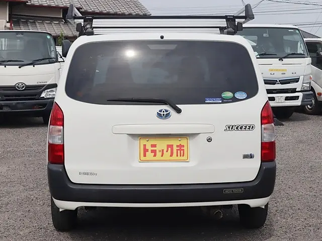 トヨタ サクシードバン 6AE-NHP160V(2WD)の写真6