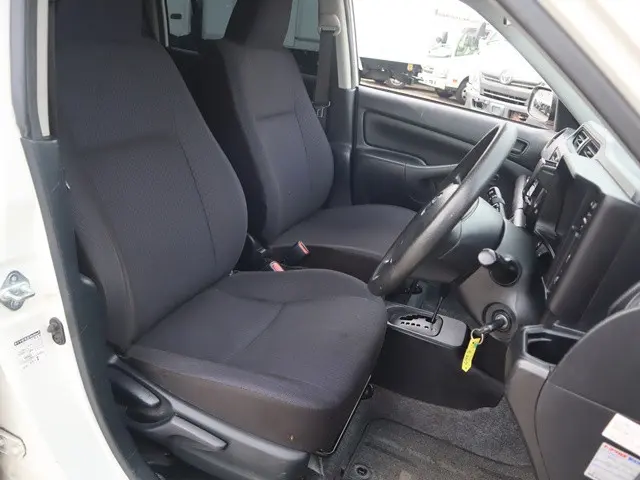 トヨタ サクシードバン 6AE-NHP160V(2WD)の写真30