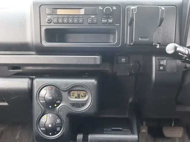 トヨタ サクシードバン 6AE-NHP160V(2WD)の写真40