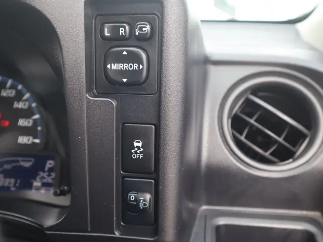 トヨタ サクシードバン 6AE-NHP160V(2WD)の写真41
