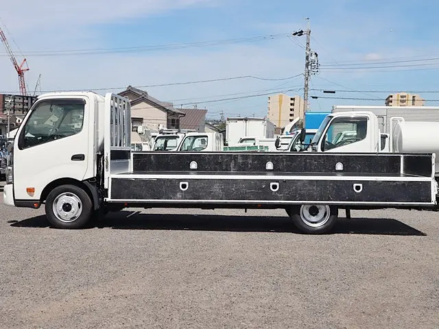 トヨタ ダイナ TKG-XZU720(2WD)の写真13