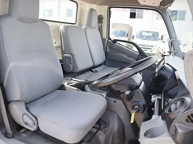 トヨタ ダイナ TKG-XZU720(2WD)の写真31