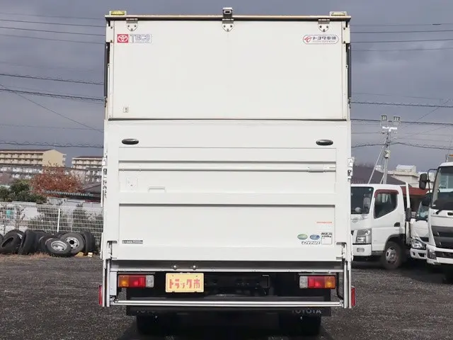 トヨタ ダイナ 2RG-XZU710(2WD)の写真6