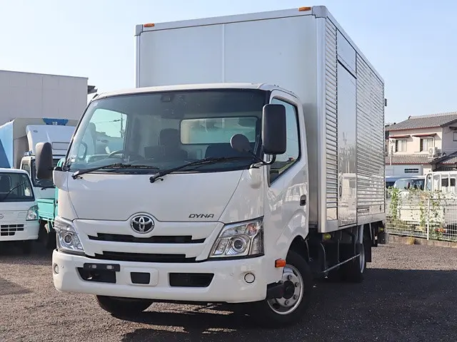 トヨタ ダイナ 2RG-XZU712(2WD)の写真1