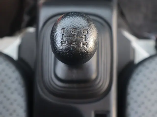 日産 クリッパートラック EBD-DR16T(4WD)の写真37