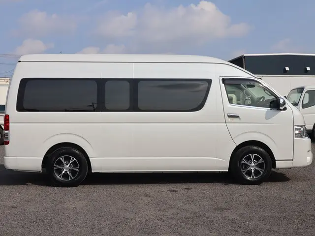トヨタ ハイエース CBA-TRH229W(4WD)の写真8