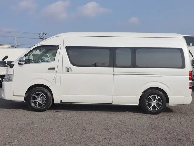 トヨタ ハイエース CBA-TRH229W(4WD)の写真9