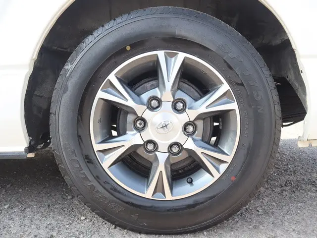 トヨタ ハイエース CBA-TRH229W(4WD)の写真22