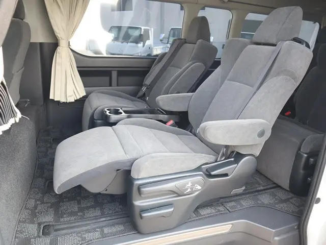 トヨタ ハイエース CBA-TRH229W(4WD)の写真27