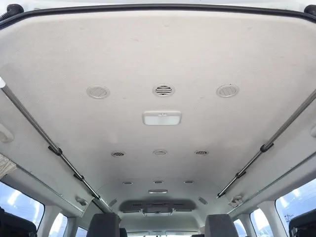 トヨタ ハイエース CBA-TRH229W(4WD)の写真30