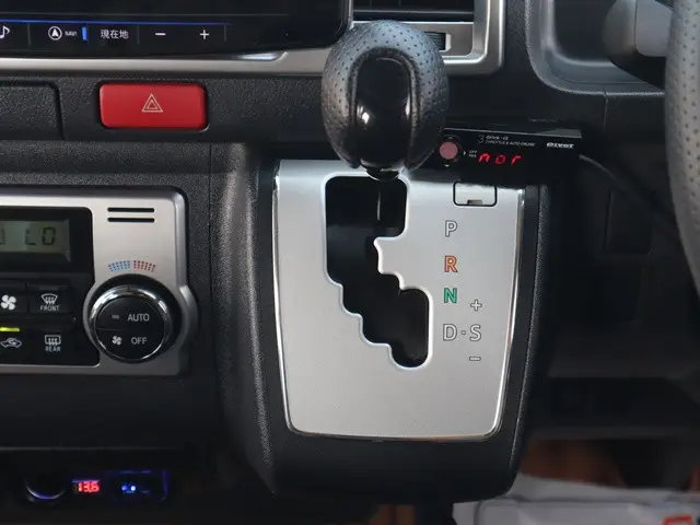 トヨタ ハイエース CBA-TRH229W(4WD)の写真37